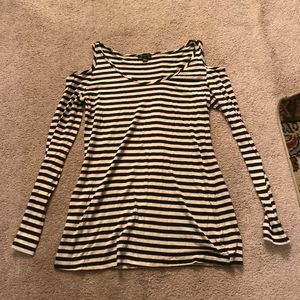 Cold shoulder long sleeves